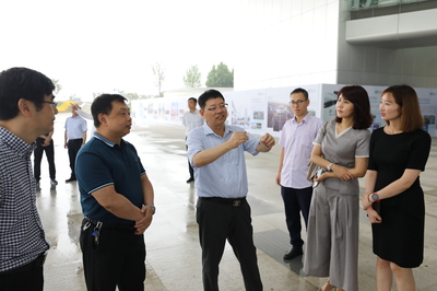 南京江北新区市民中心正式揭牌 证照代办服务一站式提升行政效率